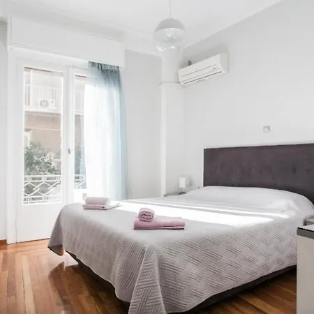 Beautiful At Plaka Apartment