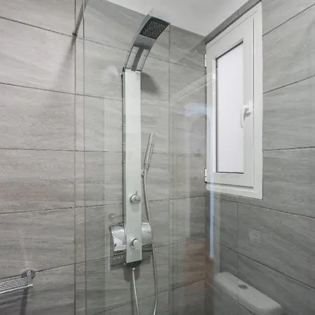 Beautiful At Plaka Apartment Athens